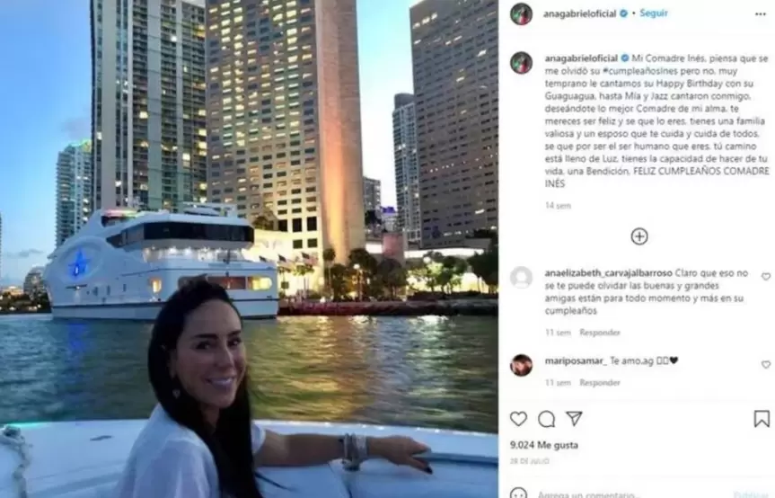 Ana Gabriel junto a In�s G�mez Mont