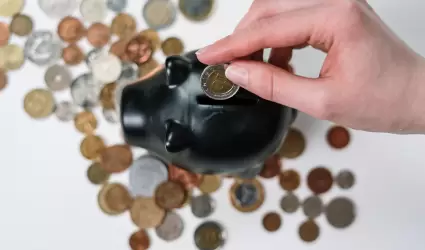 La Afore invierte tus aportaciones para generar rendimientos futuros.