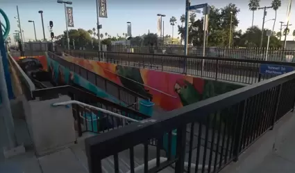 Mural en t�nel peatonal del Centro de Tr�nsito de Oceanside