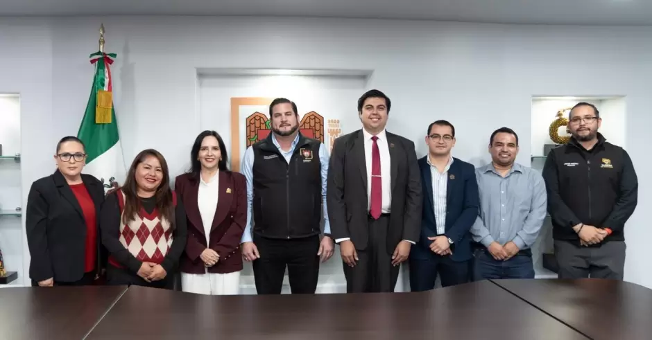 Toma protesta Ismael Burgue�o a director del Instituto Municipal para la Juventud