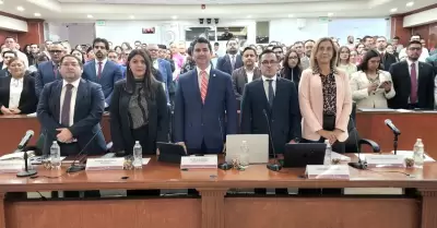 Glosa del Cuarto Informe de Gobierno con comparecencia de la Secretar�a del Trab