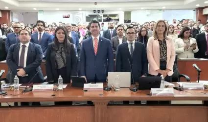 Glosa del Cuarto Informe de Gobierno con comparecencia de la Secretar�a del Trab