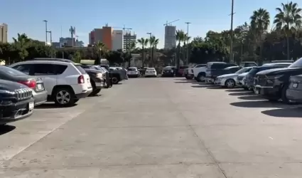 Estacionamiento de Plaza R�o