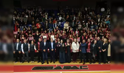 Ceremonia de graduaci�n de primera generaci�n de Preparatoria Abierta
