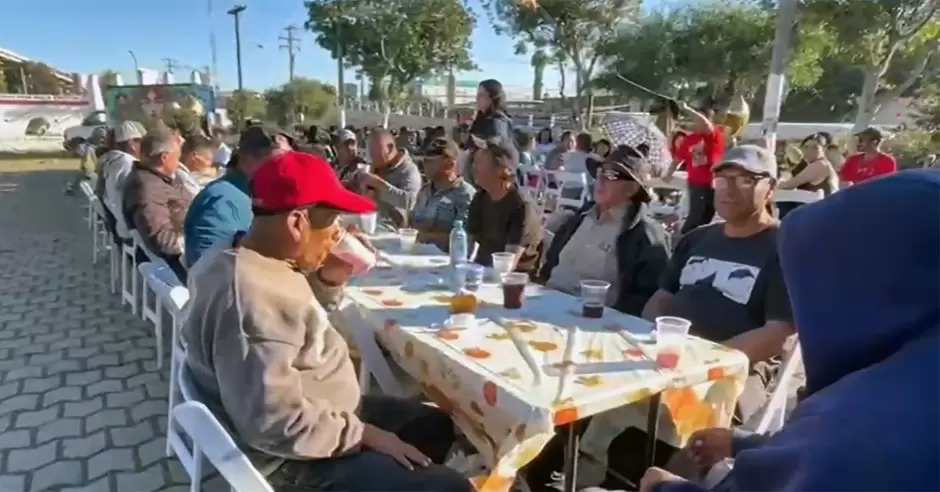 Cena de Acci�n de Gracias de Tijuana Sin Hambre