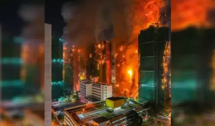 Incendio en complejo habitacional de Hong Kong dej� al menos 36 personas sin vid