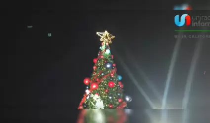 Calimax realiza su tradicional encendido del �rbol navide�o