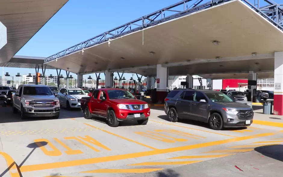 Compradores que cruzan de Estados Unidos a M�xico