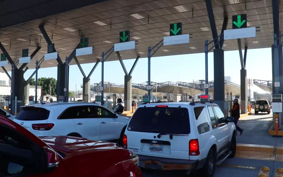 Compradores que cruzan de Estados Unidos a M�xico