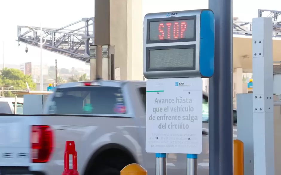 Compradores que cruzan de Estados Unidos a M�xico