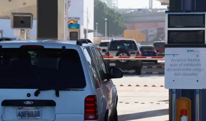 Compradores que cruzan de Estados Unidos a M�xico