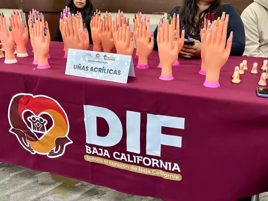 Se grad�an a m�s de mil 600 tijuanenses de los Centros DIF Pilares