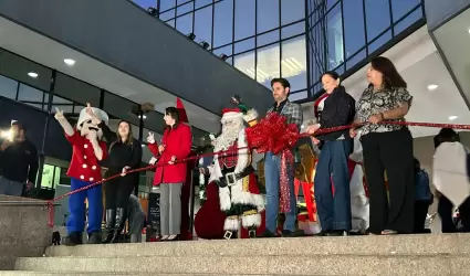 Buz�n navide�o permite a ni�os escribir a Santa y cumplir deseos.