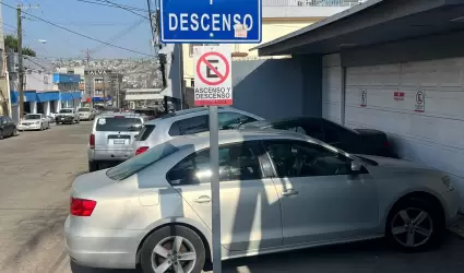 Obstrucci�n de banqueta