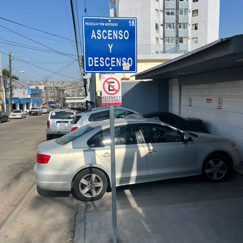 Obstrucci�n de banqueta