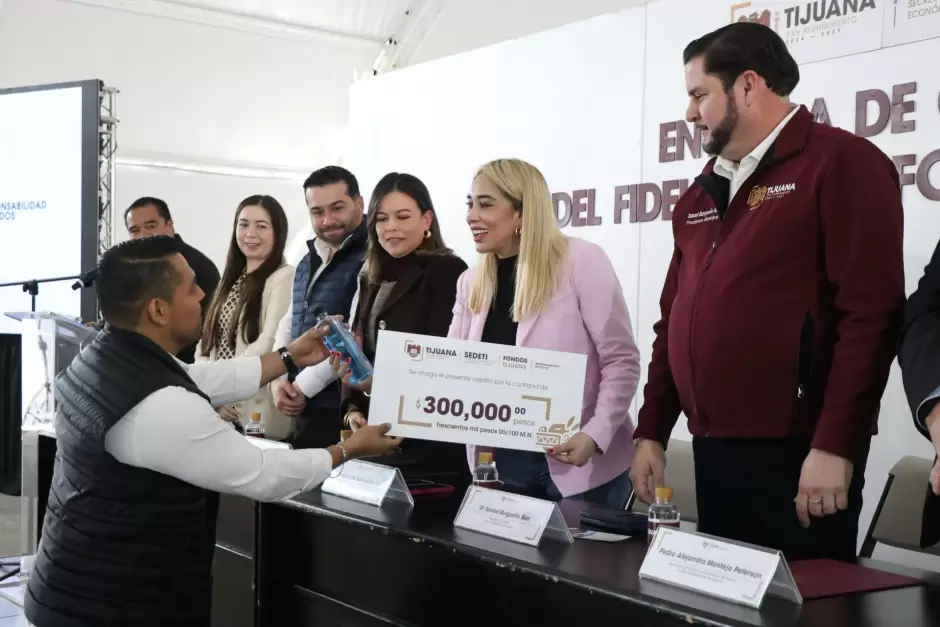 Entrega de m�s de 900 cr�ditos del Fideicomiso 'Fondos Tijuana'