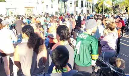 J�venes de Probation participan en la carrera Encinitas Turkey Trot