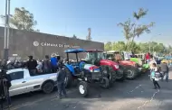 Productores agr�colas cierran accesos a San L�zaro en protesta por reforma a Ley de Aguas