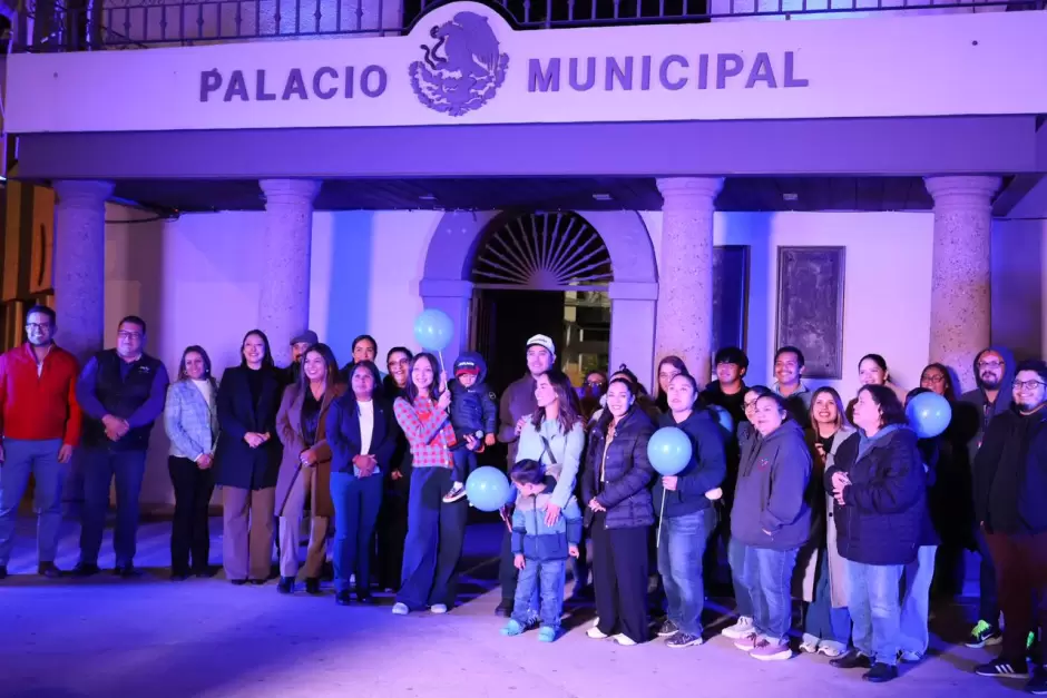 Palacio Municipal se ilumina por el D�a Internacional de las Personas con Discapacidad