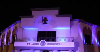 Palacio Municipal se ilumina por el D�a Internacional de las Personas con Discap