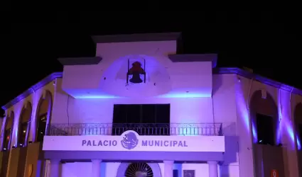 Palacio Municipal se ilumina por el D�a Internacional de las Personas con Discap