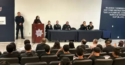Ceremonia de graduaci�n del programa "J�venes Cambiando sus Vidas"