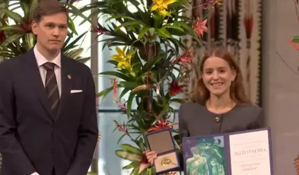 Hija de Mar�a Corina Machado recibe el Nobel de la Paz en su nombre