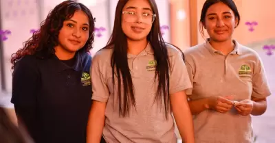 Estudiantes del Telebachillerato Comunitario "Genaro V�zquez"