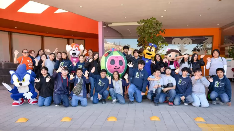Estudiantes del Telebachillerato Comunitario "Genaro V�zquez"