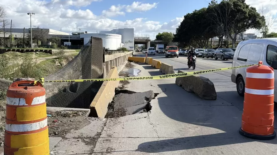 Nuevo socav�n obliga al cierre parcial de la V�a R�pida Oriente