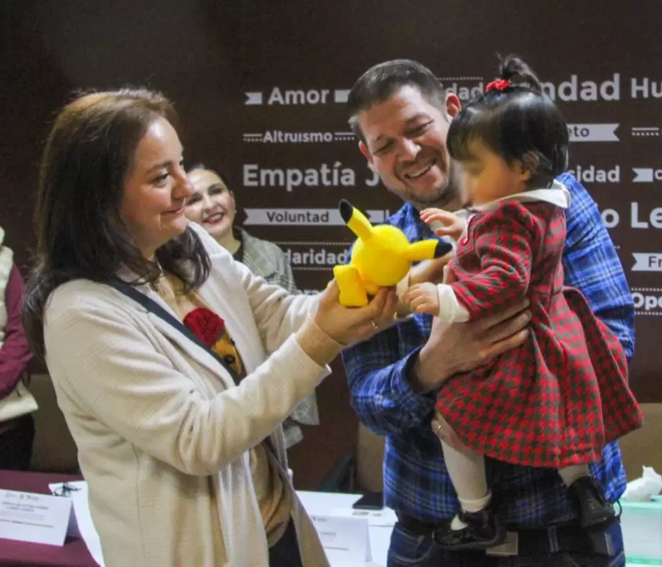Derecho de la ni�ez a vivir en familia: Marina del Pilar encabeza asignaciones preadoptivas
