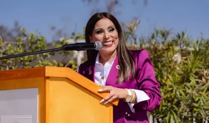 Claudia Agat�n