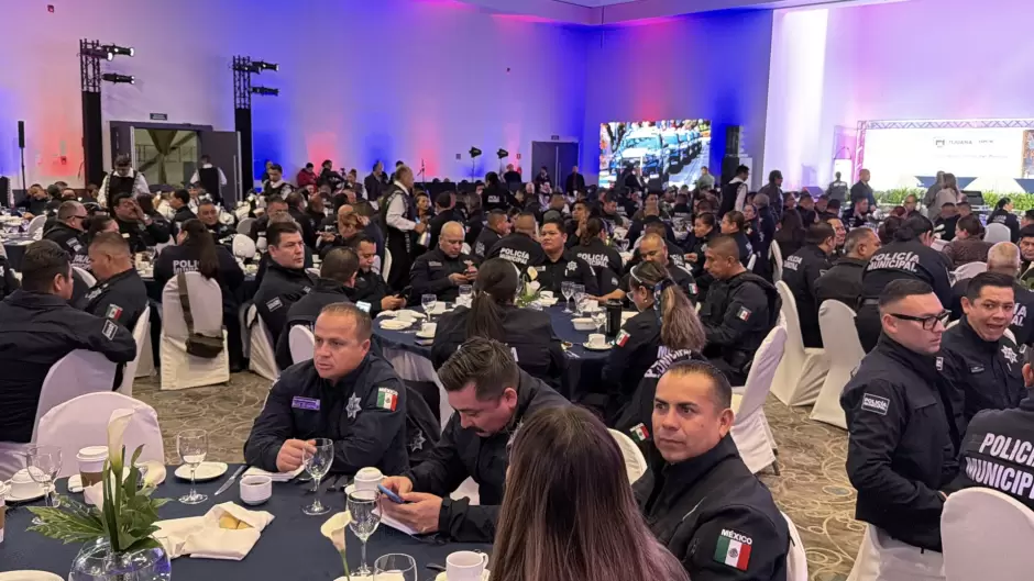 Alcalde manifiesta su respaldo a polic�as municipales de Tijuana