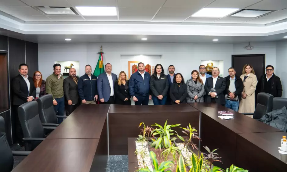 Se re�ne Ismael Burgue�o con secretaria de Turismo de BC y representantes de organismos empresariales