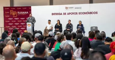 Entrega de apoyos econ�micos