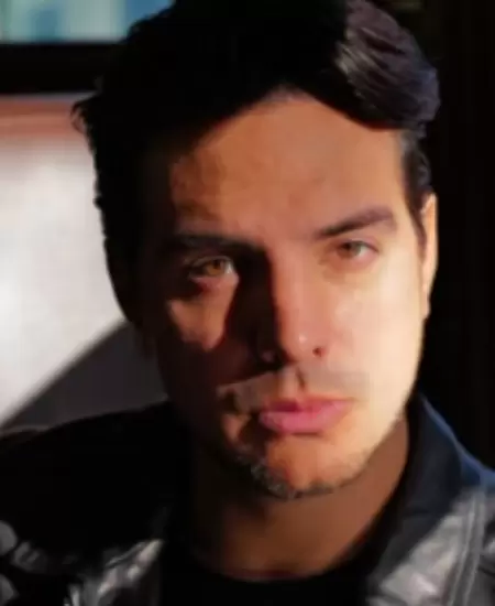 Vadhir Derbez