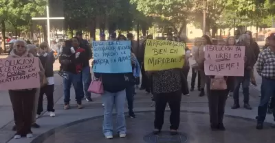 Manifestantes amagan con bloquear acceso al FAOT