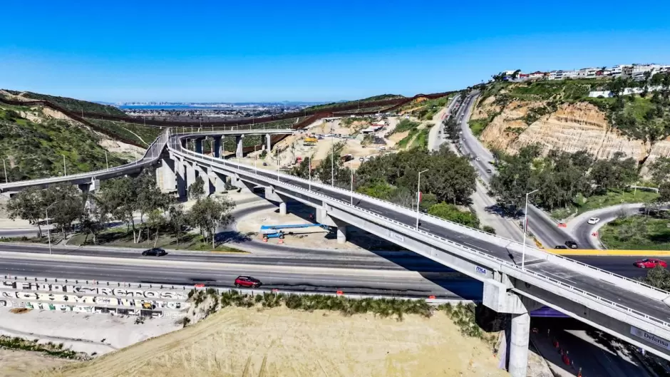 Inauguraci�n del Viaducto Elevado y la Universidad Rosario Castellanos