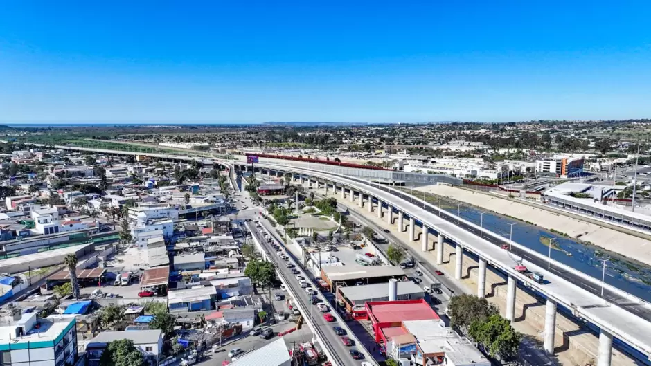 Inauguraci�n del Viaducto Elevado y la Universidad Rosario Castellanos