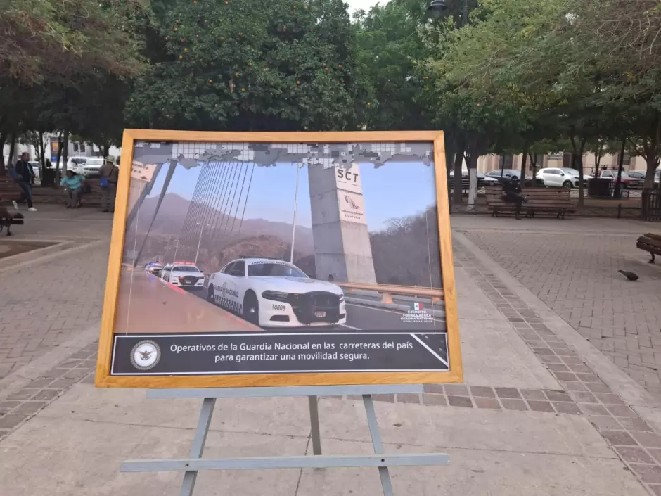 Exposiciones fotogr�ficas al aire libre denominada "Honor en Cada Misi�n".