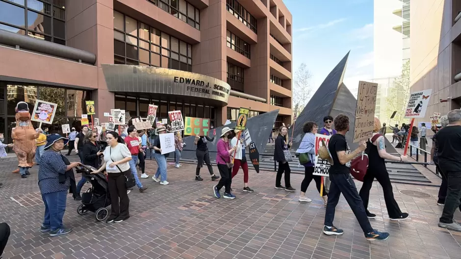 Exigen alto a operativos del ICE cerca de escuelas de San Diego