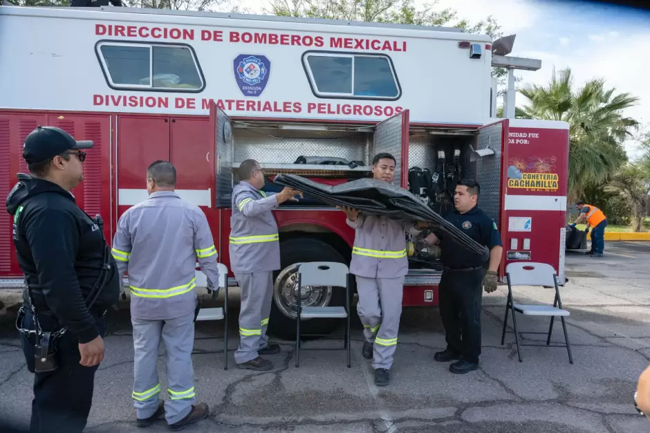 Curso de materiales qu�micos peligrosos y primera respuesta a nivel operativo