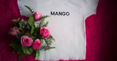 Crop top femenino: vers�til, moderno y esencial.
