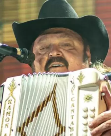 Ram�n Ayala
