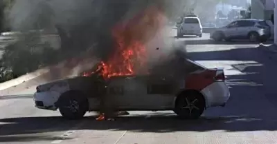 Veh�culos incendiados en distintos puntos de Tijuana