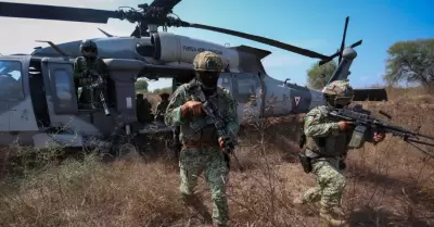 Operativos con helic�pteros artillados.