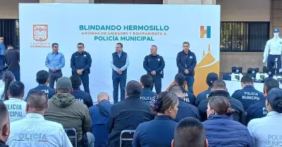 Entrega de veh�culos, uniformes y equipamiento a la Polic�a Municipal de Hermosi