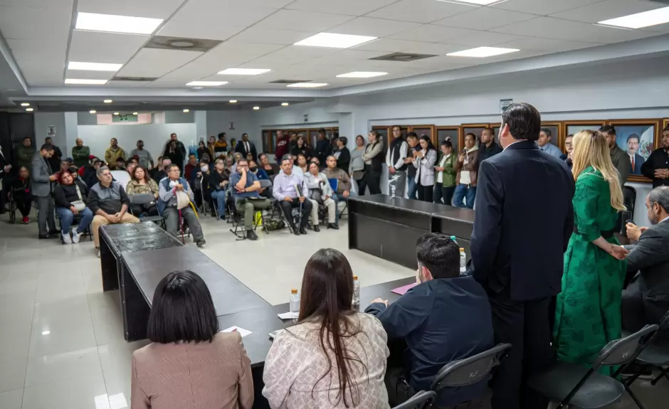 Reuni�n con polic�as jubilados y viudas