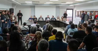 Reuni�n con polic�as jubilados y viudas