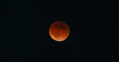 Eclipse lunar